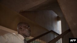 Le professeur Xavier Mbembele, un ancien étudiant qui protestait contre Bokassa, dans son ancienne résidence universitaire construite en 1969 sous le président Bokassa à Bangui, le 17 septembre 2019.