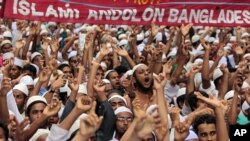 Ribuan warga Bangladesh melakukan aksi unjuk rasa memprotes film anti Islam di Dhaka (14/9).