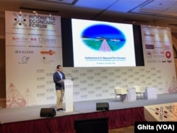 Calon Wakil Presiden nomor urut dua Sandiaga Uno memberikan keynote speech dalam acara Indonesia Economic Forum di Shangri-La Hotel, Jakarta, Rabu, 21 November 2011. (Foto: VOA/Ghita).