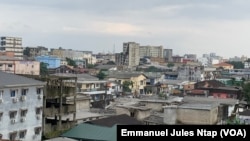 Une vue de la ville de Douala, le 14 octobre 2024. (Emmanuel Jules Ntap / VOA)