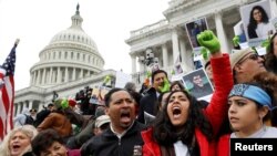 Des "Dreamers" manifestent devant le Capitole, Washington, le 6 décembre 2017 