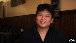 Nataphol Kajornnetikul interviewed and with VOA Thai during the DNC2016.