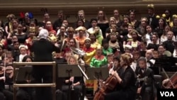 Paduan suara anak-anak Purwa Caraka atau Purwa Caraka Music Studio (PCMS) Children Choir ikut tampil di Carnegie Hall, New York. 