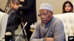 Perwakilan Khusus Sekretaris Jenderal PBB untuk Libya Abdoulaye Bathily berbicara dalam pertemuan dengan Menteri Luar Negeri Arab di ibu kota Tripoli, Minggu, 22 Januari 2023. (Foto: AP)