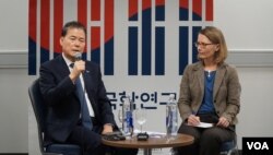 17일 미국을 방문 중인 김영호 한국 통일부 장관이 워싱턴 D.C.의 조지워싱턴대에서 특별 강연을 진행하고 있다.