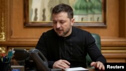 Ուկրաինայի նախագահ Զելենսկին Կիևում հեռախոսով խոսել է ԱՄՆ նախագահ Թրամփի հետ