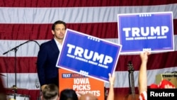 Guverner Floride Ron Desantis obraća se pristalicama bivšeg predsjednika Donalda Trumpa na mitingu u Ajovi (Foto: Joseph Cress/USA Today Network via REUTERS)