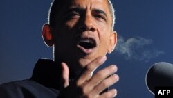 US President Barack Obama speaks at his last campaign rally in Des Moines, Iowa, on November 5, 2012. 