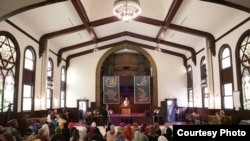 The Women's Mosque in Los Angeles, California holds worship services specifically for women and children.