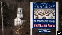 Znak dobrodošlice na ulazu u Kolumbija Fols.