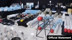 تصاویر منتشر شده از سوی سنتکام که تسلیحات توقیف شده ایرانی برای حوثی‌ها را نشان می‌دهد