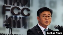 홍용표 한국 통일부 장관이 14일 오후 서울 프레스센터에서 열린 서울외신클럽 초청간담회에서 모두발언을 하고 있다.