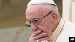 Pope Francis holds his weekly general audience in the Pope Paul VI hall, at the Vatican, Aug. 22, 2018. 