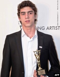 Hollivudun mükafatını almış "Sahə" filminin yaradıcıları Amerikanın səsinə eksklüziv müsahibə verib