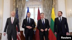 토니 블링컨(오른쪽 두번째) 미 국무장관이 25일 워싱턴 D.C. 시내 청사에서 라트비아·리투아니아·에스토니아 외무장관들과 회동하고 있다.