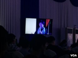 អ្នកស្រី Matsumoto Makiko​ អ្នក​ឯកទេស​ខាង​ការងារ​របស់​អង្គការពលកម្មអន្តរជាតិ​ប្រចាំ​អាស៊ី​ប៉ាស៊ីហ្វិក​ ​ថ្លែង​នៅ​ក្នុង​ពិព័រណ៍​បច្ចេកវិទ្យា​ថ្នាក់​ជាតិ​ ដំបូង​និង​ធំ​បំផុត​ប្រចាំ​ឆ្នាំ​២០១៩ កាលពី​ថ្ងៃទី​១៦ ខែមីនា ឆ្នាំ២០១៩ ក្នុង​រាជធានី​ភ្នំពេញ​។ (ទុំ ម្លិះ/VOA)