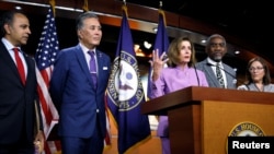 美国国会议长佩洛西率领亚洲之行国会成员星期三在国会召开记者会。