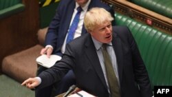 영국의 보리스 존슨 총리가 22일 하원에서 발언하고 있다. 