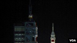 Shenzhou-8 saat lepas landas dari Pusat Peluncuran Satelit Jiuquan di provinsi Gansu, Tiongkok (1/11).