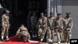 ኣባላት ዓቃብ-ሰላም ሰራዊት ደቡብ ኣፍሪቃ