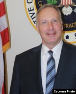 美国副贸易代表罗伯特·霍利曼（Robert Holleyman）（美国贸易代表办公室图片）