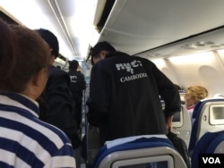 Cambodian workers arriving in Seoul, South Korea. (Poch Reasey/VOA Khmer)