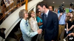 Democratic candidate for Georgia's Sixth Congressional seat Jon Ossoff greets supporters at a campaign field office, April 18, 2017, in Marietta, Georgia. A win by Ossoff could become a harbinger of potentially growing anti-Trump sentiments on traditionally Republican territory.