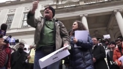 NY's Immigrant Taxi Drivers Despair as Taxi Industry Slumps