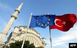 Hujum ketidan Turkiya Iroq shimolini bombardimon qilmoqda