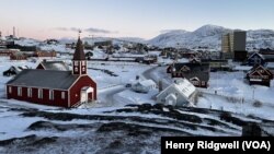 Nuuk, ibu kota Greenland. (Henry Ridgwell/VOA)