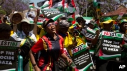 Pretoria est depuis longtemps un fervent défenseur de la cause palestinienne, le parti au pouvoir, le Congrès national africain (ANC), l'associant souvent à sa propre lutte contre l'apartheid.