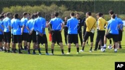 Para pemain Inter Milan saat berlatih di Appiano Gentile, Italia (foto: dok). Pengusaha Indonesia Erick Thohir akan segera menjadi pemilik mayoritas di klub ini. 