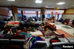 ជនភៀសខ្លួន​ប៉ាឡេស្ទីន​នាំគ្នា​ជ្រក​រក​ទីសុវត្ថិភាព​ក្នុង​មន្ទីរពេទ្យ Nasser ក្នុងក្រុង Khan Younis នៃភាគខាងត្បូង​ក្នុង​តំបន់​ហ្កាហ្សាស្ទ្រីព នៅថ្ងៃទី ២៩ ខែតុលា ឆ្នាំ ២០២៣។