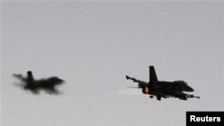 حملهٔ راکتی بر اسراییل و حملات جت های جنگی اسراییل بر جنوب نوار غزه پس از درگیری فلسطینی ها با قوای اسراییلی در مسجد اقصا رخ داده است