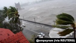 Udar ciklona na obalu Mumbaja
