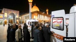 زیارت شاه‌چراغ یکی از مقدس‌ترین اماکن مذهبی شیعیان در جنوب ایران به شمار می‌رود