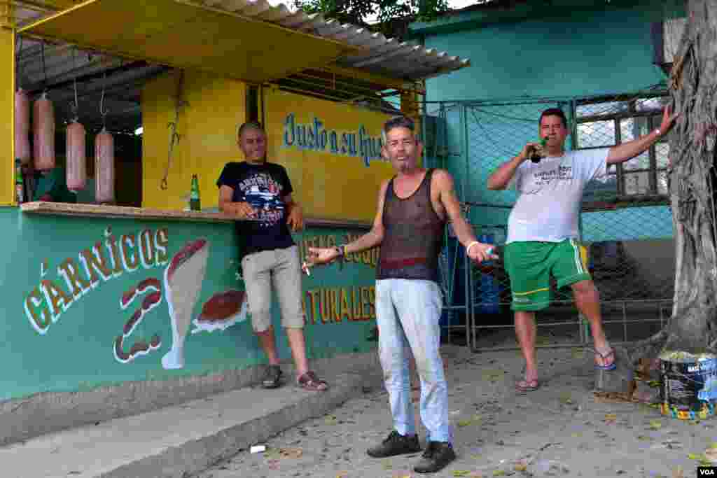 Meat shop in the outskirts of Havana, Cuba. (R. Taylor / VOA) 