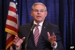 美参议院外交委员会成员梅嫩德斯 (资料照片)