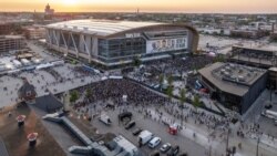 NBA-ს ჩემპიონის მილუოქი ბაქსის დარბაზი, ახალი სეზონის პირველი მატჩის წინ