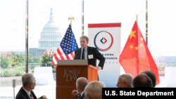 美国务院高级官员墨菲和中国驻美大使崔天凯（左）2018年9月6日出席同一活动（美国国务院推特图片）