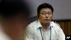 북한 정치범수용소 경비대 출신 탈북자 안명철 씨가 지난해 8월 서울에서 열린 유엔 북한인권 조사위원회 청문회에서 증언하고 있다. (자료사진)