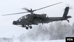 ამერიკული AH-64D Apache ჰოჰენფელსის ბაზაზე
