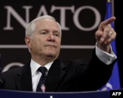 Robert Geyts askarlarni asta-sekin olib chiqish tarafdori