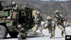 Exercice militaire entre la Corée du Sud et les États-Unis au nord de Séoul, le 25 mars 2015.