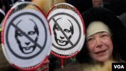 Demo anti-Putin terus marak di Moskow meskipun temperatur menunjukkan kisaran minus 20 derajat Celcius (4/2).