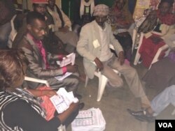 ደቡብ ኢትዮጵያ፣ በምሥራቅ ባዳቾ ወረዳ የስቄ ቁጥር 2 ምርጫ ጣቢያ ድምፅ ቆጠራ ሲካሄድ - ዕሁድ፤ ግንቦት 16/2007 ዓ.ም