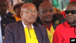 Le président Jacob Zuma, à gauche, lors d'un rallye à Bloemfontein, en Afrique du Sud, le 1er mai 2017.