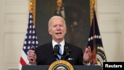 រូបឯកសារ៖ ប្រធានាធិបតី​សហរដ្ឋអាមេរិក​លោក Joe Biden ថ្លែង​នៅ​សេតវិមាន​ក្នុង​រដ្ឋធានី​វ៉ាស៊ីនតោន កាលពី​ថ្ងៃទី២ ខែមីនា ឆ្នាំ២០២១។