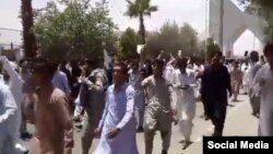 تظاهرات در زاهدان در اعتراض به سخنان یک استاد دانشگاه آزاد