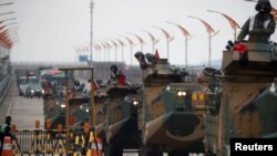 Kendaraan amphibi Korps Marinir Korsel dalam latihan bersama militer AS-Korsel "Foal Eagle" di Pohang, Korsel (5/4). (Foto: dok)